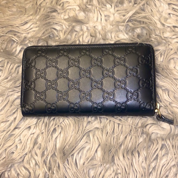 Gucci Handbags - black Gucci purse